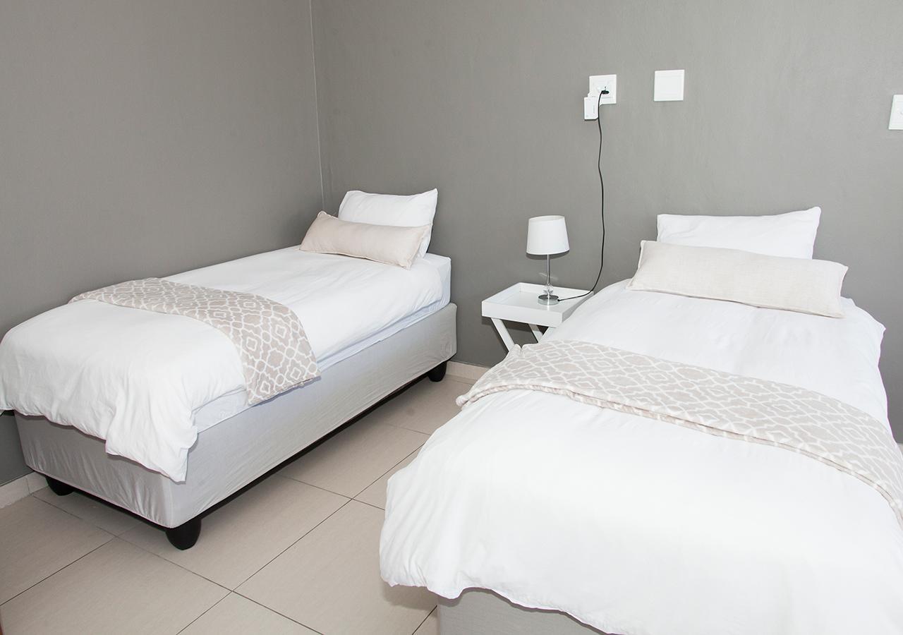 Rnb'S Studio Apartment Windhoek Dış mekan fotoğraf