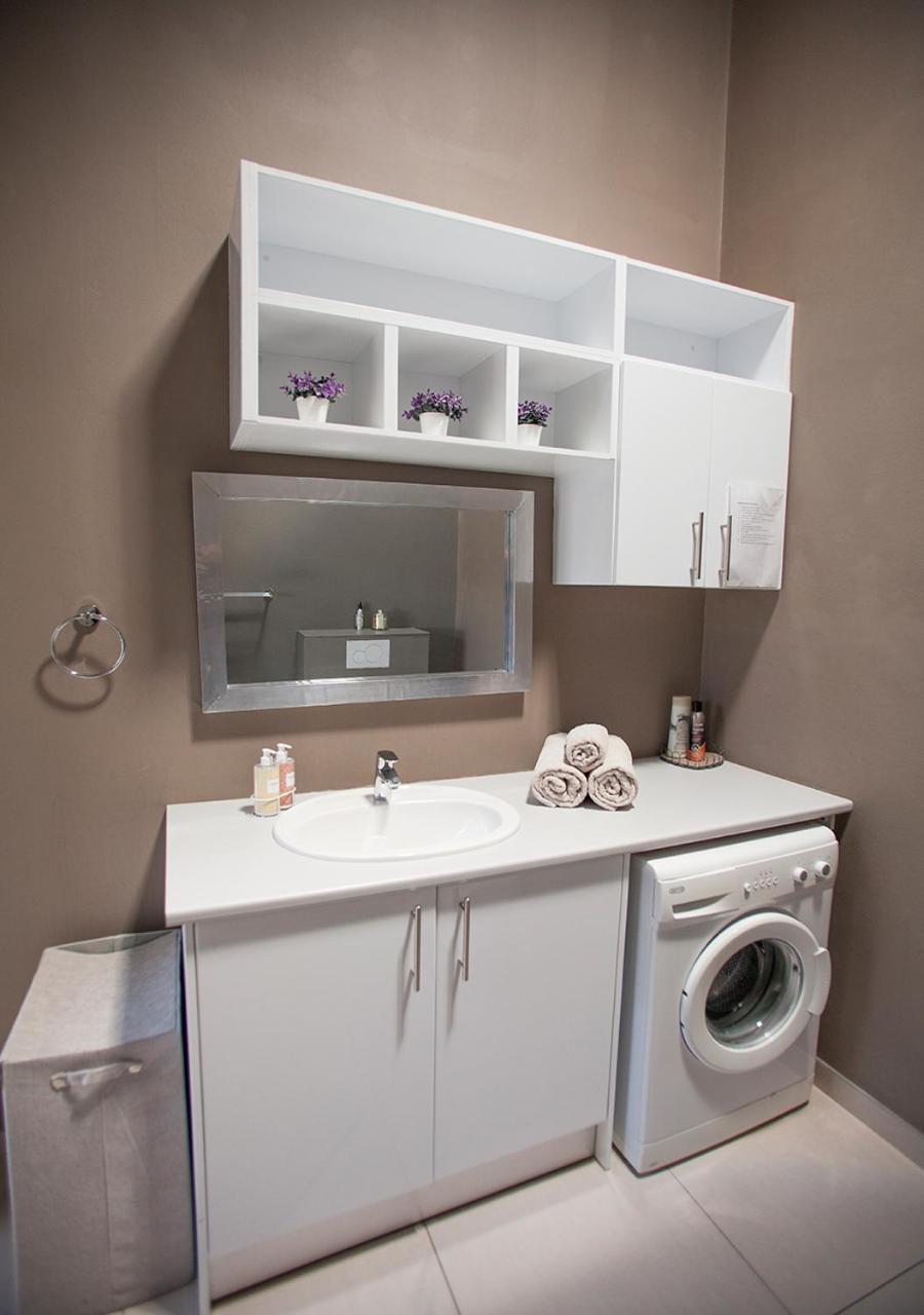Rnb'S Studio Apartment Windhoek Dış mekan fotoğraf