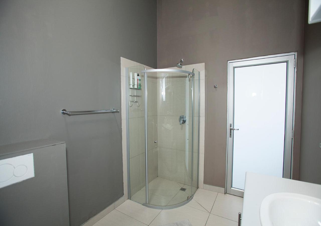 Rnb'S Studio Apartment Windhoek Dış mekan fotoğraf