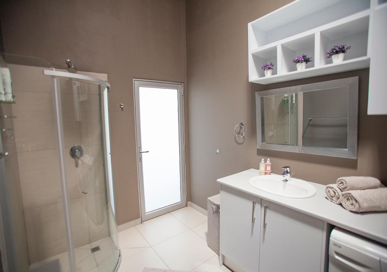Rnb'S Studio Apartment Windhoek Dış mekan fotoğraf
