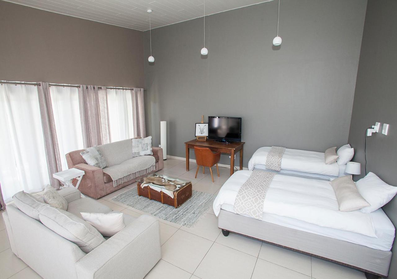 Rnb'S Studio Apartment Windhoek Dış mekan fotoğraf