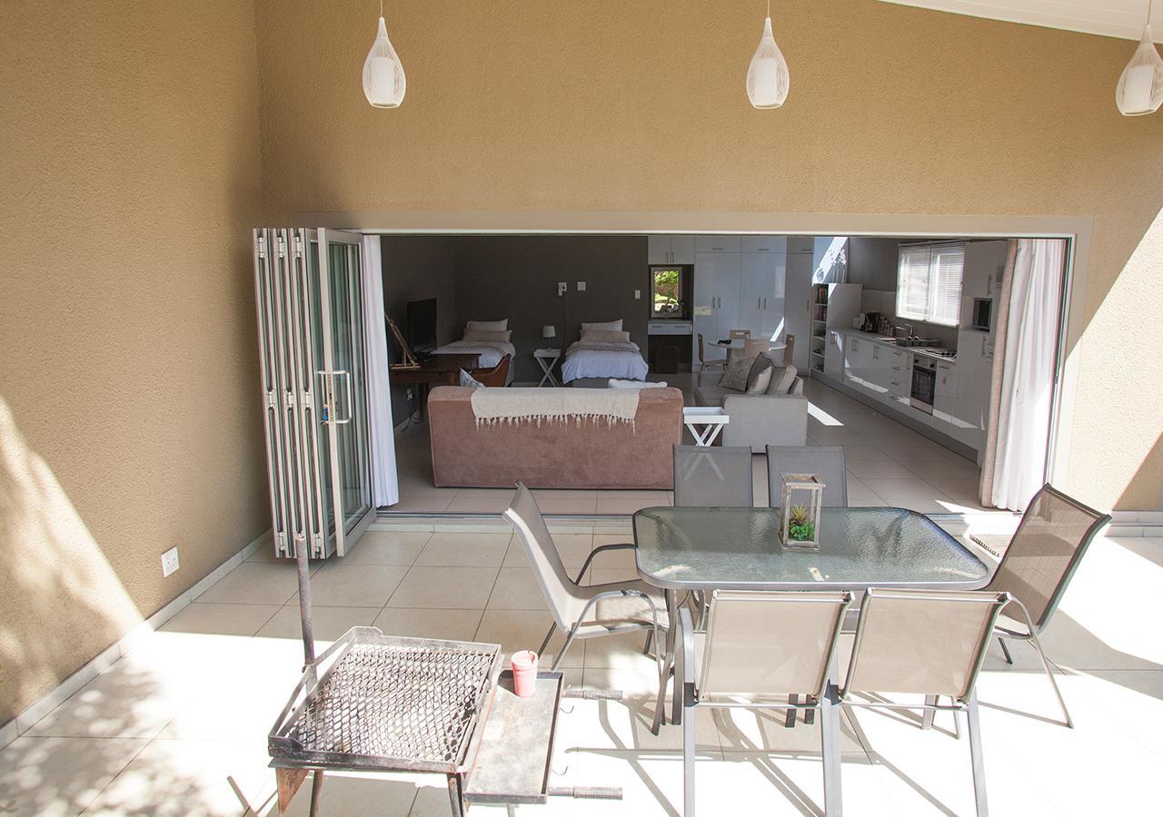 Rnb'S Studio Apartment Windhoek Dış mekan fotoğraf