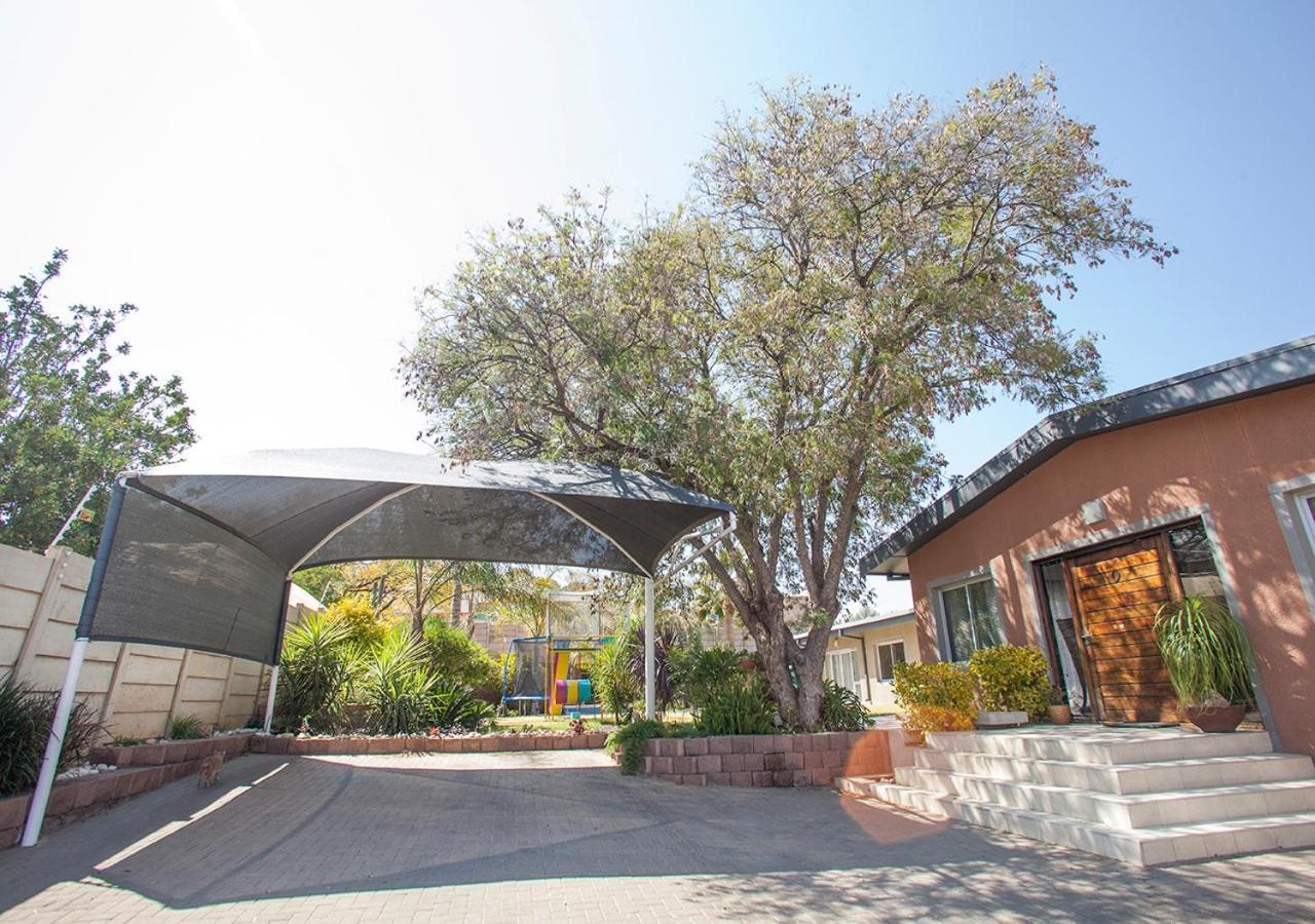 Rnb'S Studio Apartment Windhoek Dış mekan fotoğraf